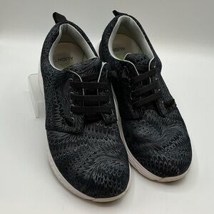 ALIGN Nurse Mates Women's Velocity Black Swirl size 8/ Medium B